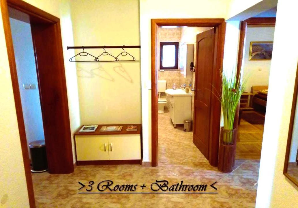 House White Stone Split Apartment Подстрана Стая снимка