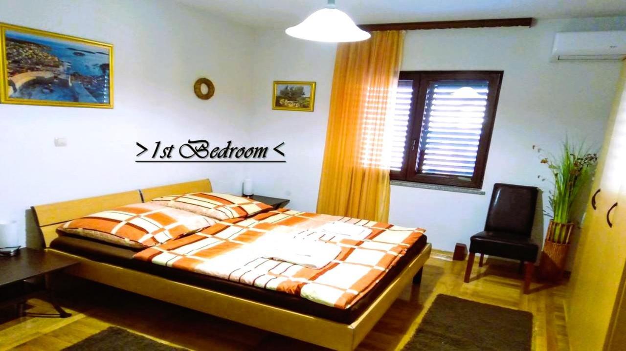 House White Stone Split Apartment Подстрана Стая снимка