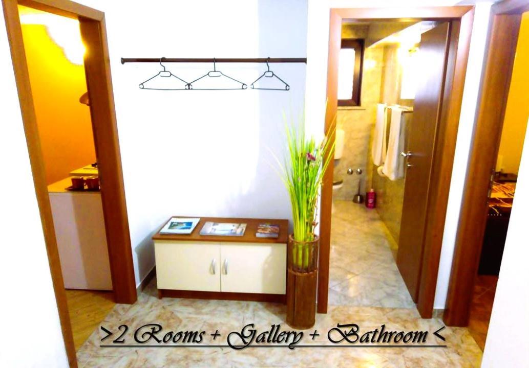 House White Stone Split Apartment Подстрана Стая снимка
