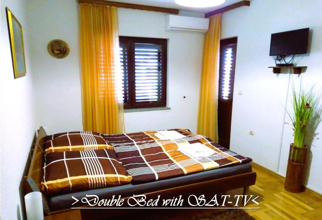 House White Stone Split Apartment Подстрана Екстериор снимка