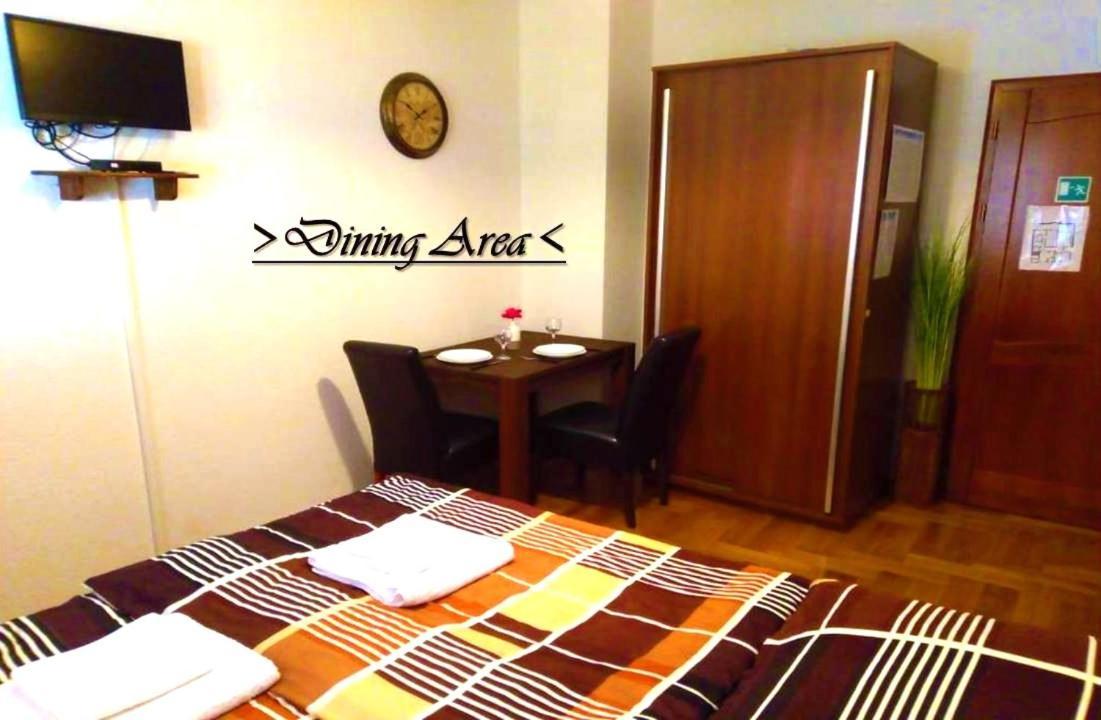 House White Stone Split Apartment Подстрана Стая снимка