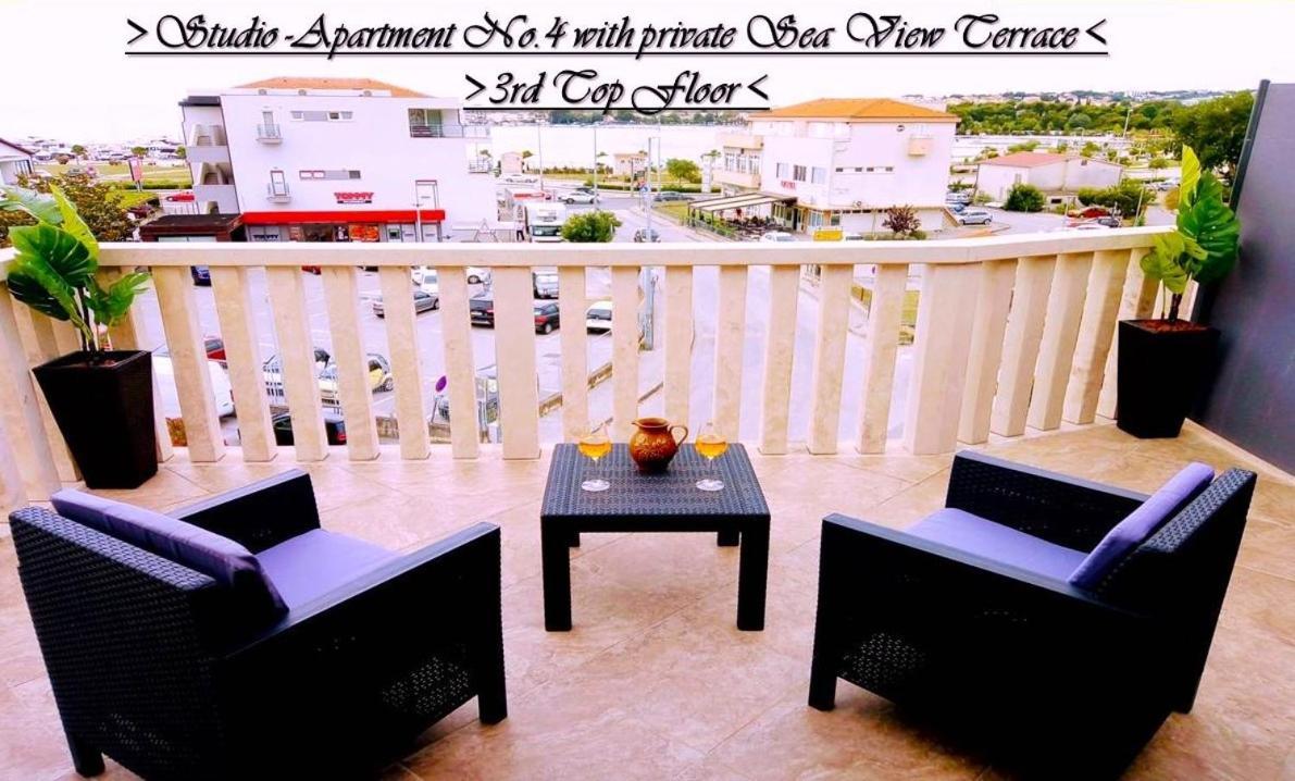 House White Stone Split Apartment Подстрана Стая снимка