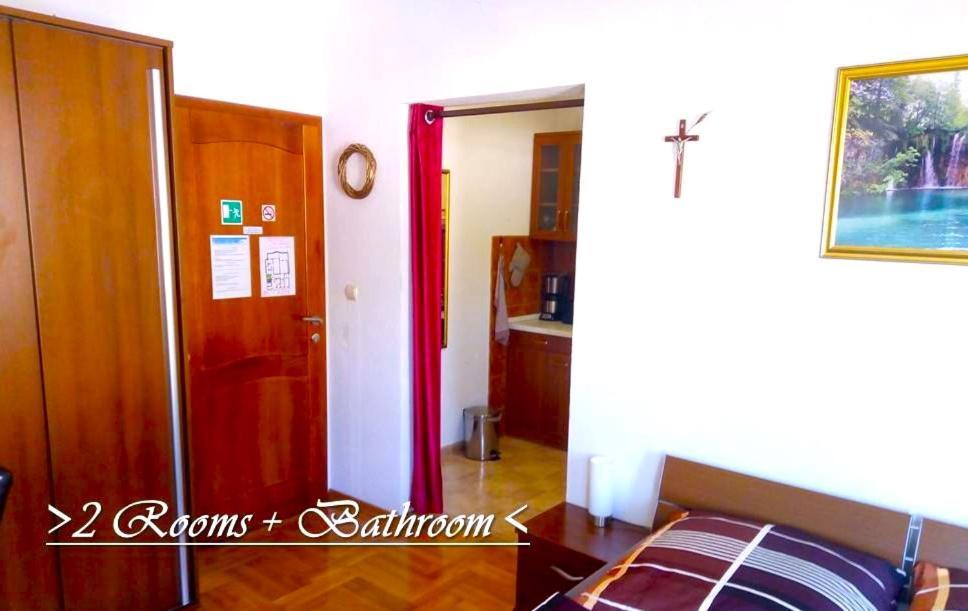 House White Stone Split Apartment Подстрана Стая снимка